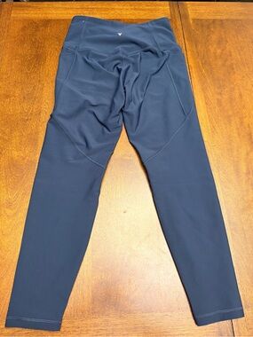 Old Navy High-Waisted Powersoft 7/8 Pocket Leggings